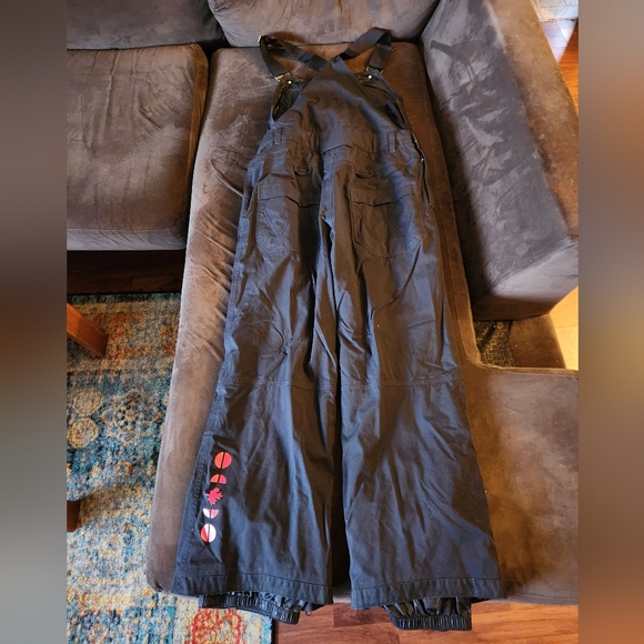 Westbeach Men's XL Bib Snowpants - Picture 4 of 4